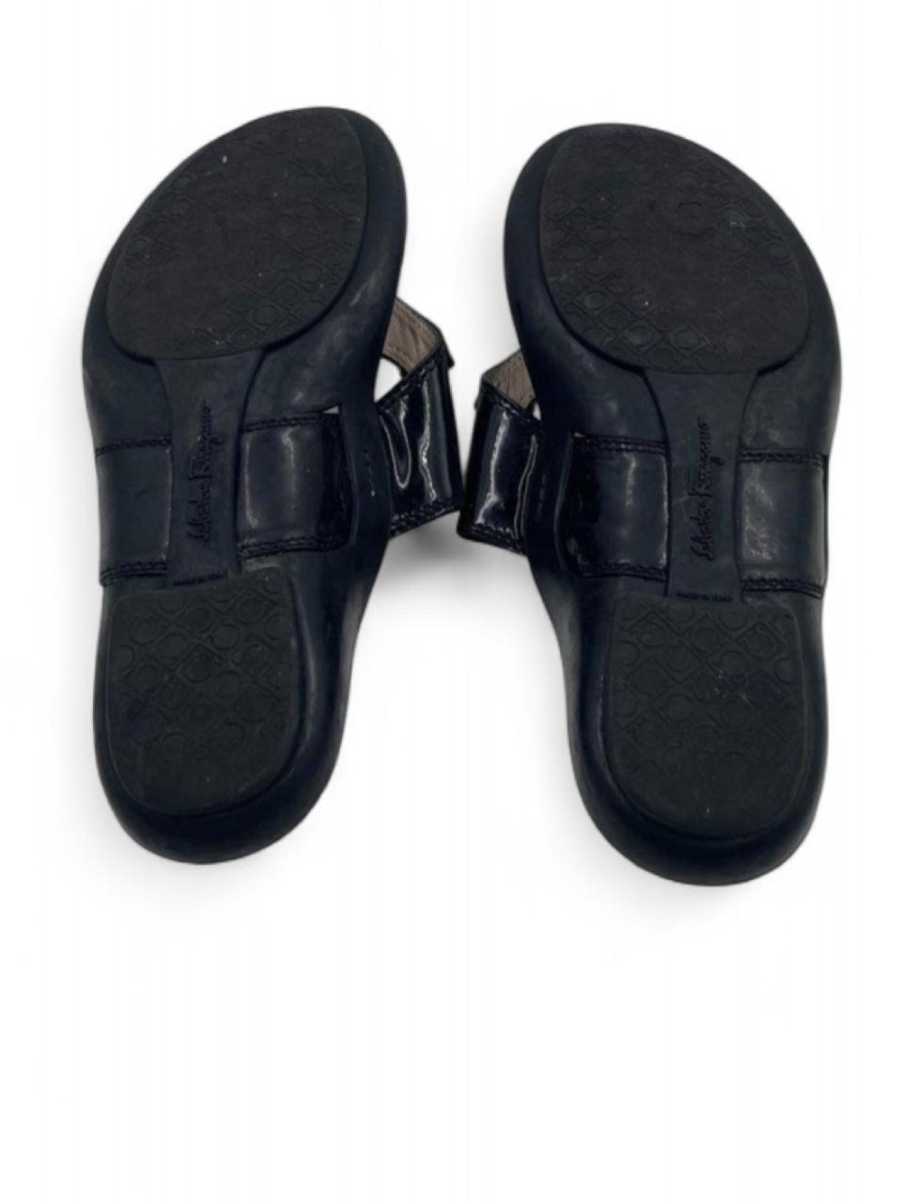 Salvatore Ferragamo Black Patent Leather Thong flip flop Sandals with Gold - Picture 4 of 8